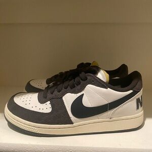 Nike dark brown and White Low-Top Sneakers